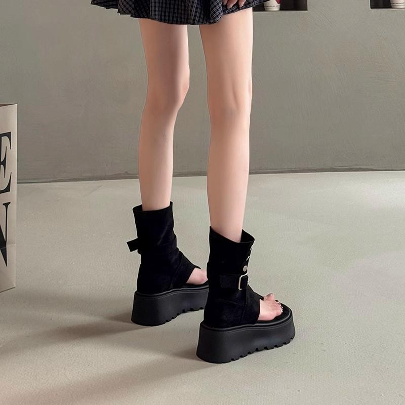 Mode Plateausandalen Damen Retro Kleine Kleidung Martin Stiefel Lokomotivstiefel Heißes Mädchen Bequeme Römische Kurze Stiefel Tide