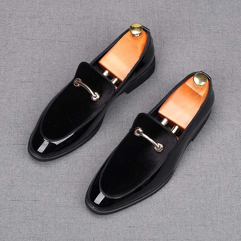 Men's Pointed Suede Leather Metal Button Slip On Flats Shoes Male Designer Loafers Homecoming Wedding Dress Zapatillas Hombre