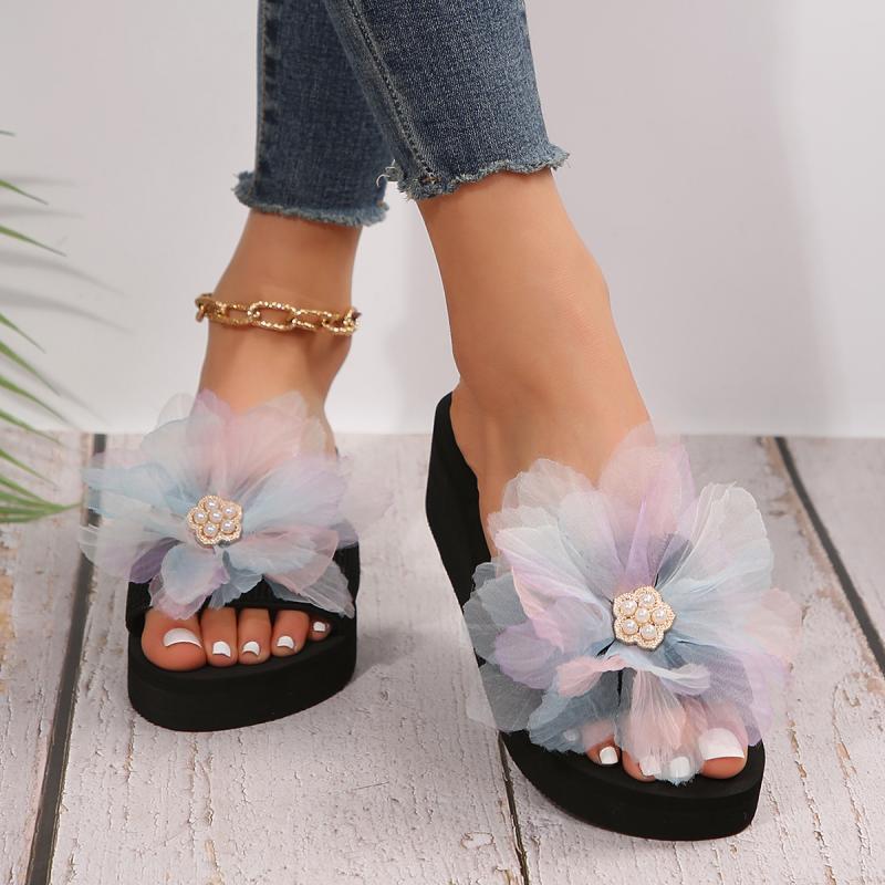 Fashion Lace Flower Decoration Beach Slides Women 2025 Summer Pearl Decoration Bohemia Wedge Heels Slippers Comfortable Non Slip Shoes