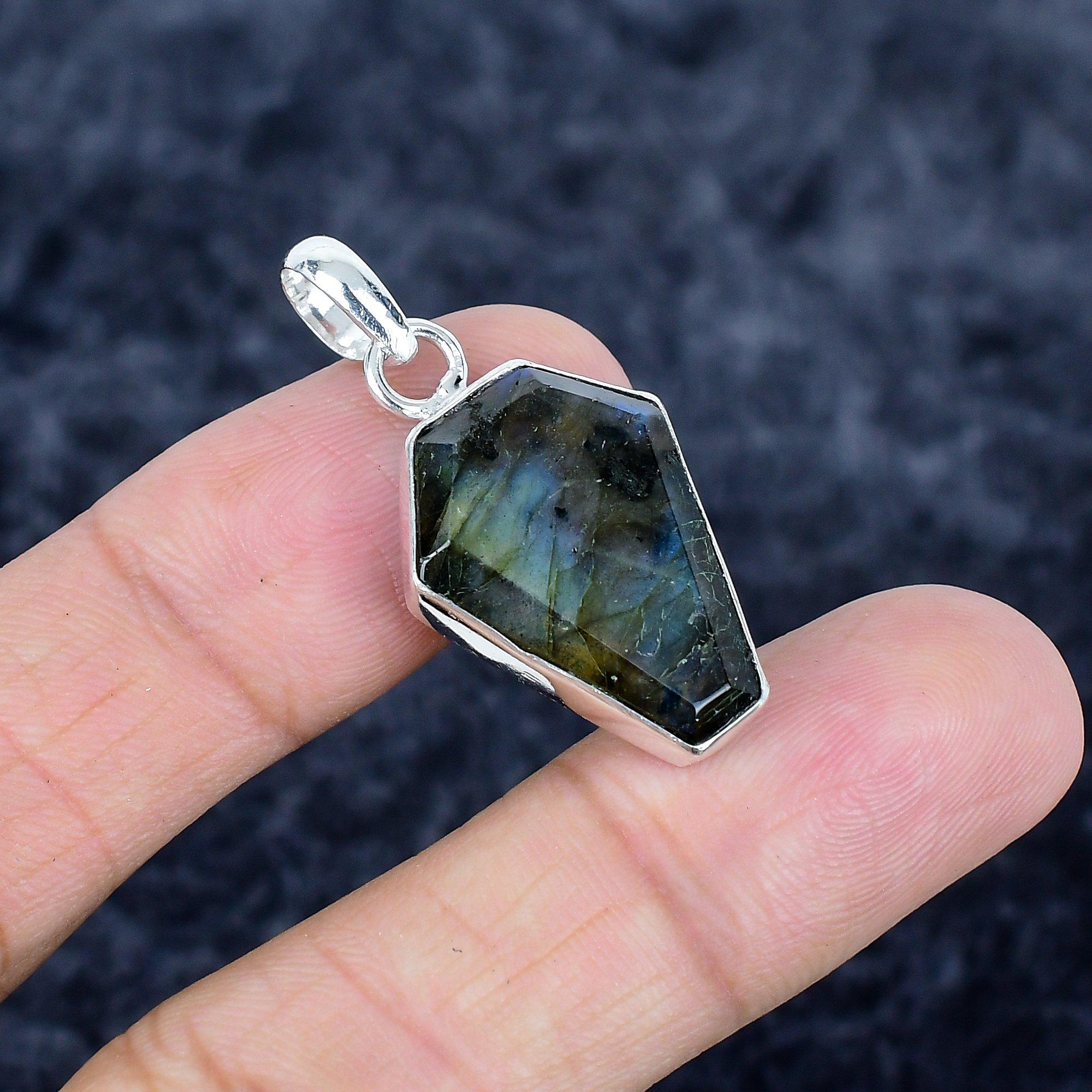 

Labradorite Gemstone Handmade 925 Sterling Silver Jewelry Pendant 1.42 MM-3402