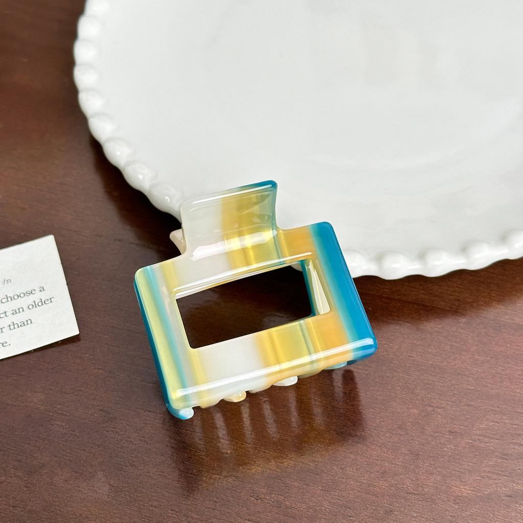 Chic Acetate Hair Claw Clips For Women In Unique Geometric Designs And Colors