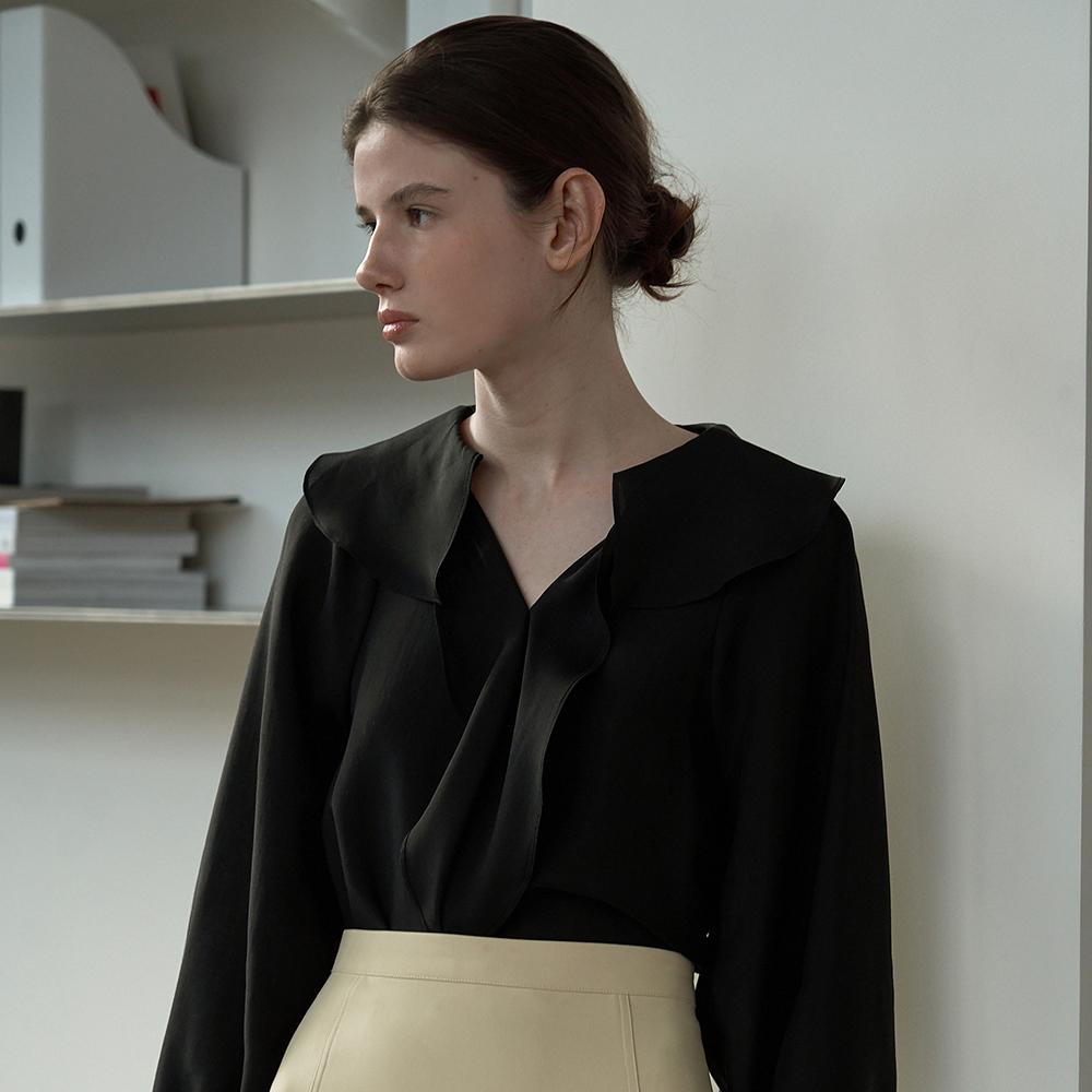 MOMET Liaf Blouse Black