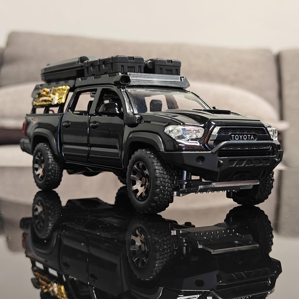 1:32 Toyota Tacoma TRO Off Road Pickup Alloy Diecast Model Sound and Light Toy Collection Hobby Birthday Gift For Boys Display