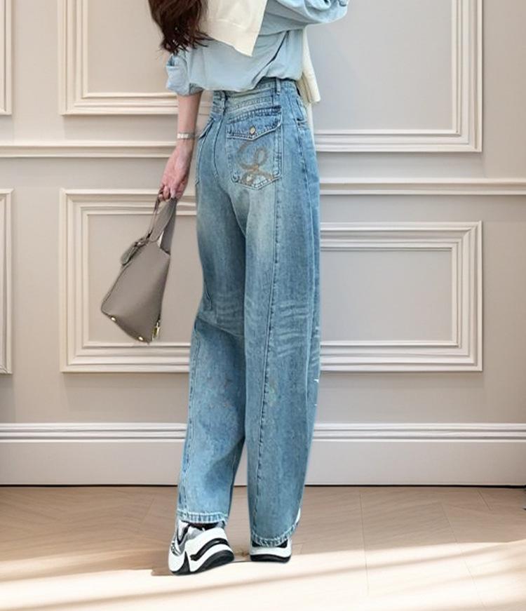 High Waist Light Blue Curved Knife Women's Jeans - Spring/Autumn 2026 Collection, Tummy Concealing Fashionable Wide-Leg Loose Fit.