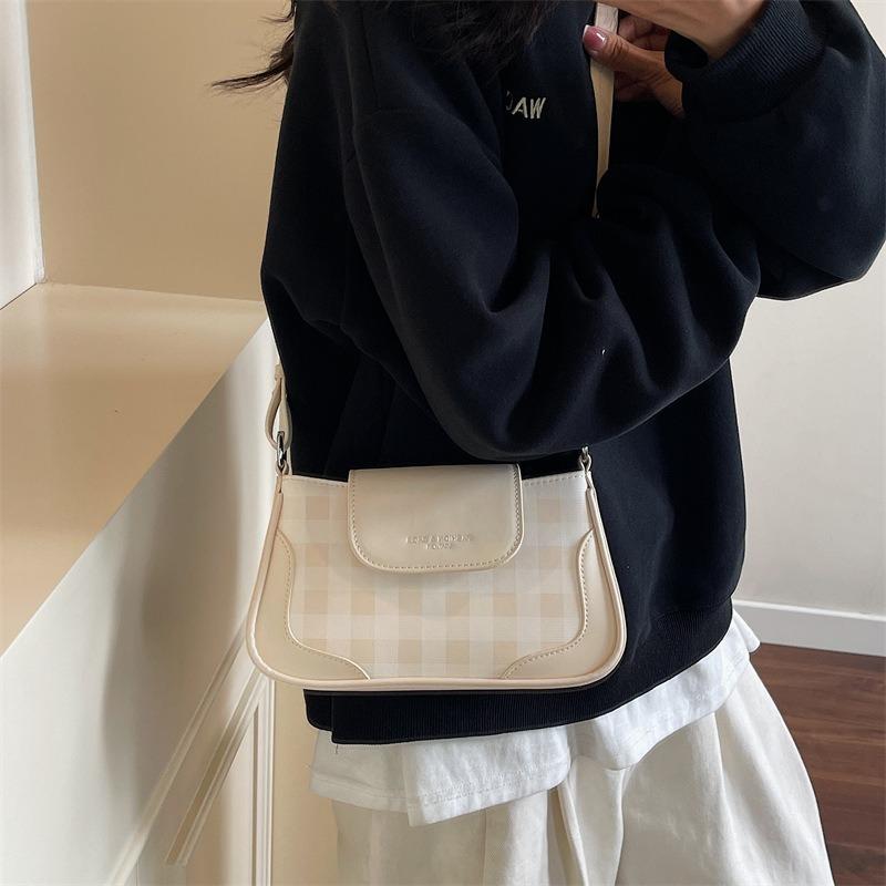 Niche design bag women's new summer versatile messenger bag shoulder underarm small square bag