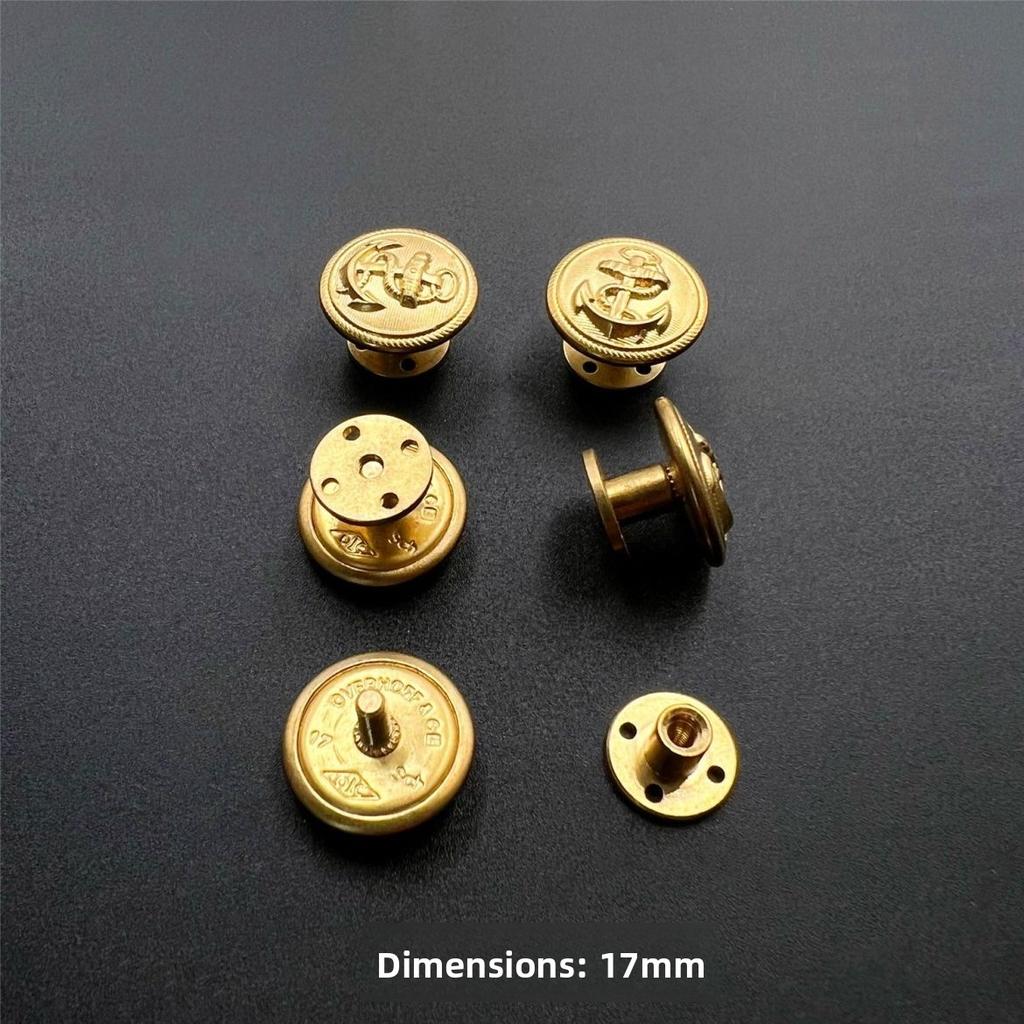 Metal düğme aksesuarları, Alman havyarı, spiral apoletler, Sovyet düğmeleri, İngiliz Deniz çapası şapka kayışı tokaları