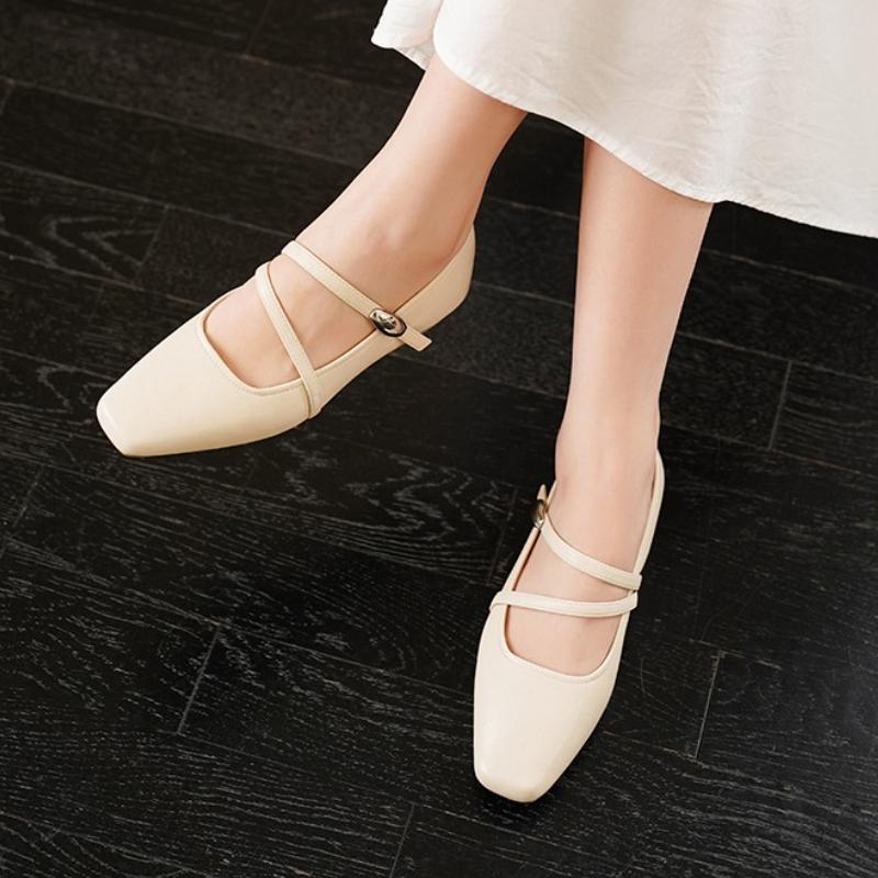 

Fashion 2025 New Women s Patent Leather Mary Jane Pumps Vintage Inspired Buckle Low Block Heel Dress Shoes 35 бежевый