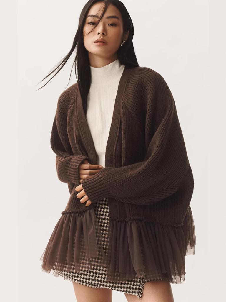 Mentazöld kötött pulóver V-nyakkal és rétegzett tüll fodros szegéllyel