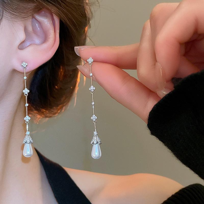 Silver Needle Geometric Rhinestone Pearl Earrings - Elegant French Retro Style