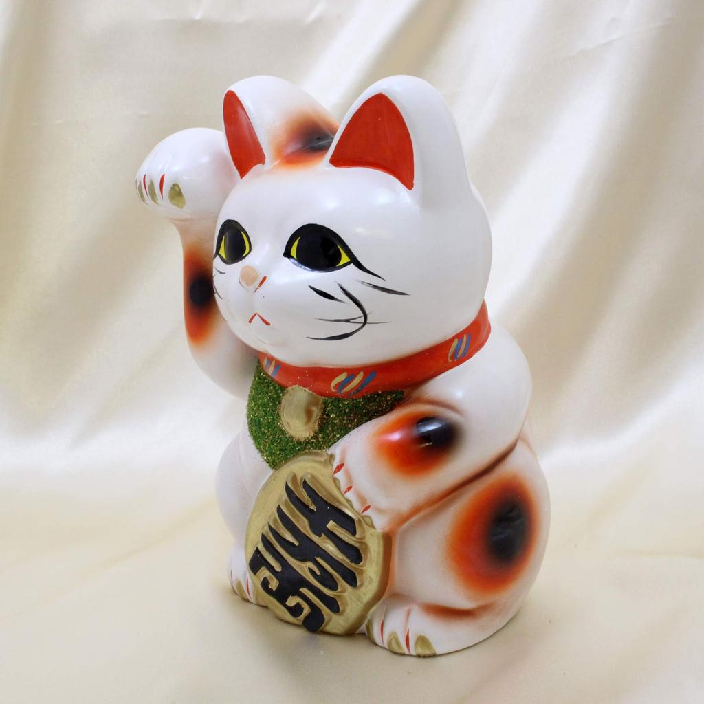 Tokoname 6 Inches Right Good Fortune and A Lucky Piggy Japanese-made Maneki-neko (beckoning Cat) Figurine, Ware, (approx. 18cm), Paw, White. [Brings