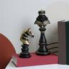 Elegant Schackstaty Drottning/Kung/Häst Dekorativ Resin Skulptur i Svart/Vitt för Hemkontor och Studierumsdekoration