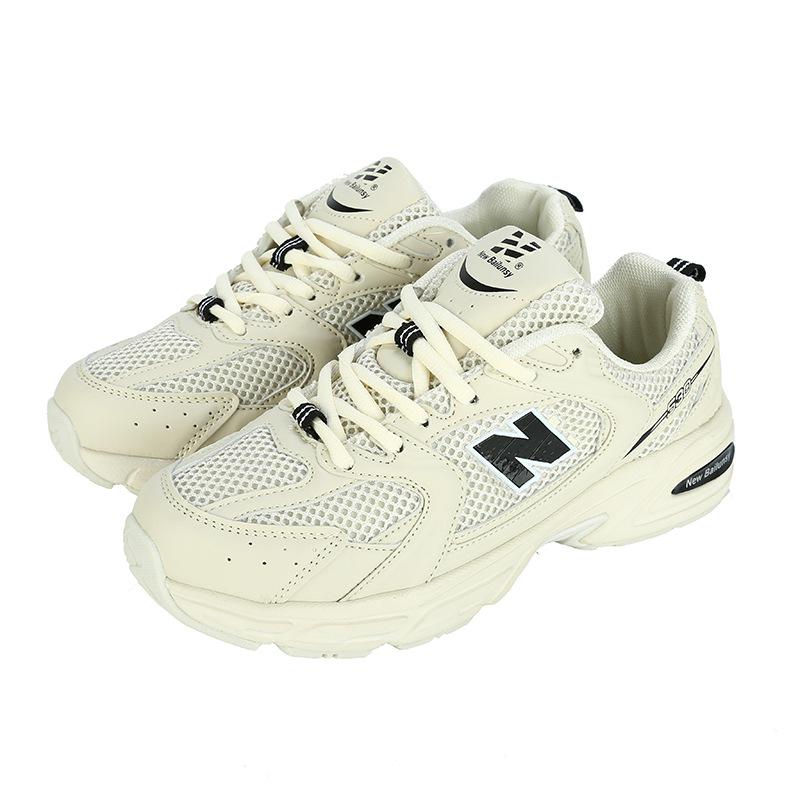 Novos sapatos super quentes estudantes usam sapatos de corrida esportivos