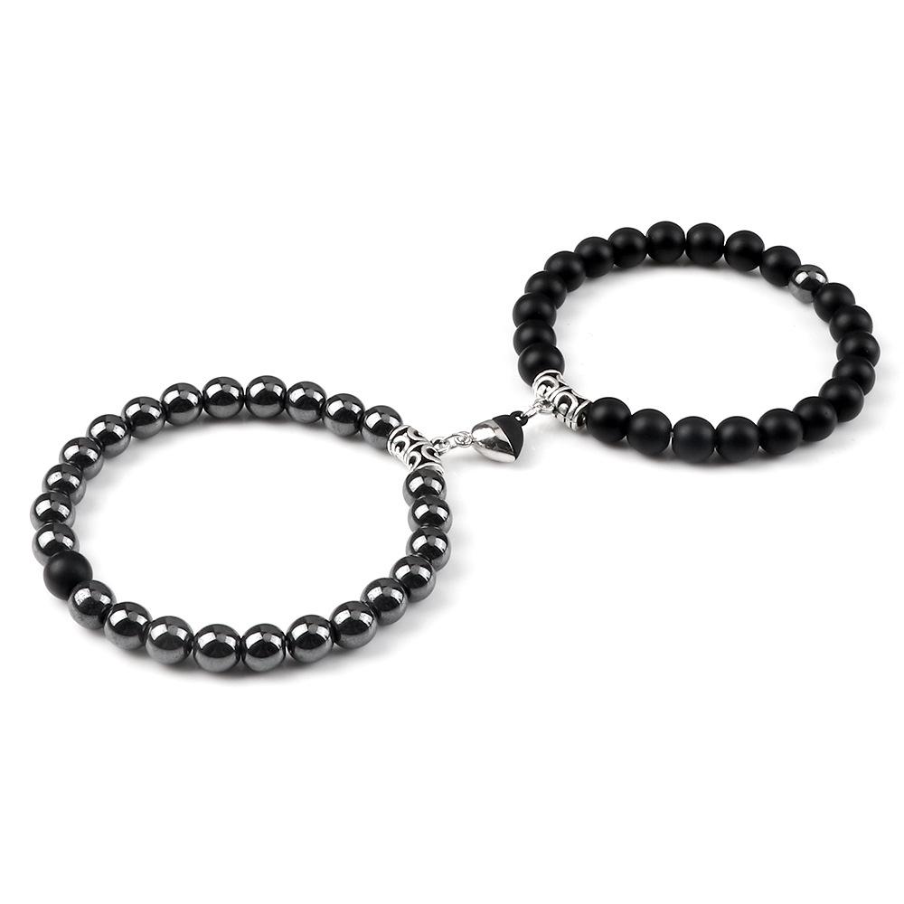 

Korean Style Magnetic Heart Bracelet: Black & White Friendship Wristband for Men, Women, and Students - Perfect Couple Gift