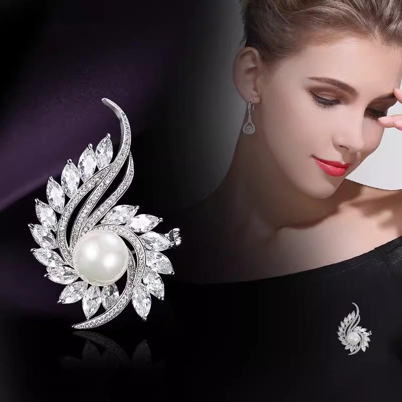 Korean Floral Pearl Brooch: Elegant Versatile Women's Cardigan Pin