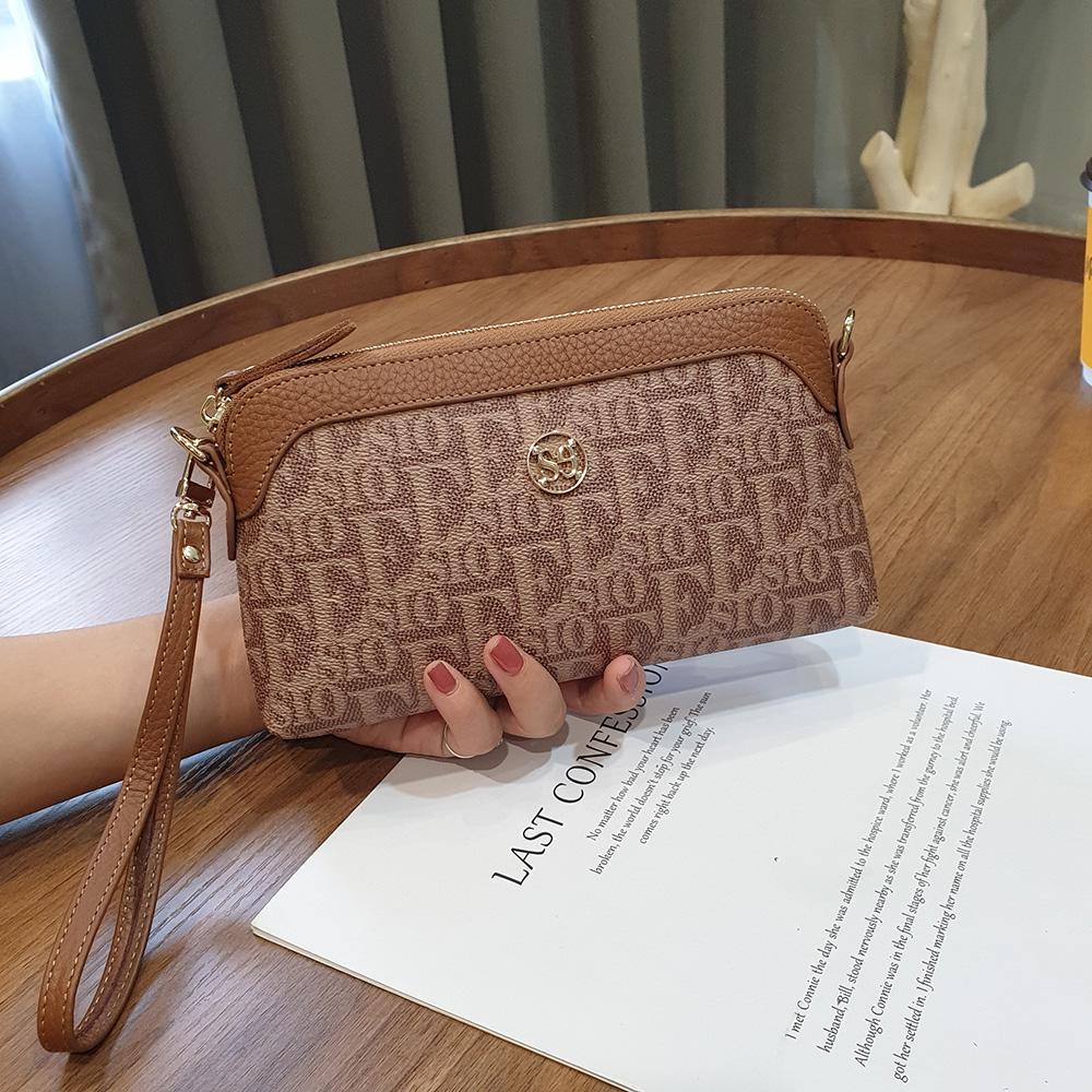

2025 Новая маленькая сумка через плечо для женщин из натуральной кожи с логотипом и буквенным принтом, сумка через плечо из коровьей кожи, женская сумочка-клатч коричневый