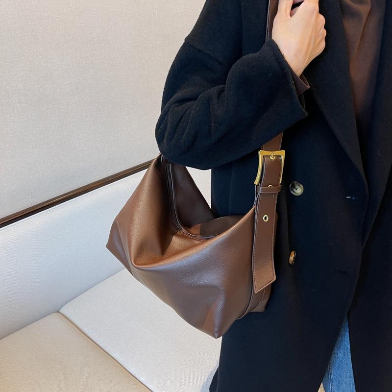 Premium sense of simplicity and large capacity solid color underarm tote bag women's bag 2025 new autumn and winter casual shoulder oblique span bag