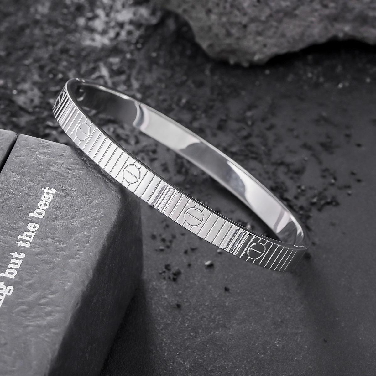 Striped Titanium Steel Non Fading Round Bangle Fashion Bracelet For Men And Women 1pc