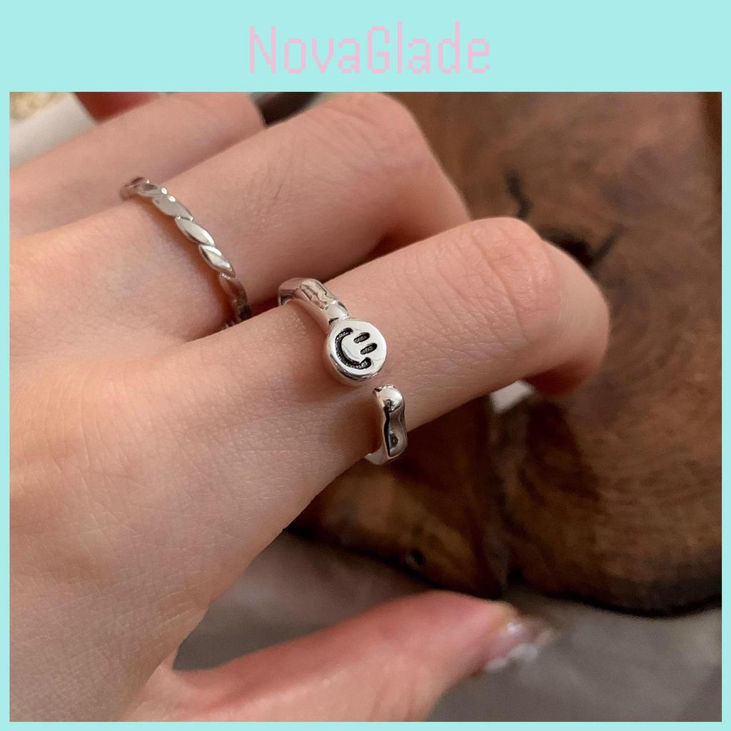 Bague en cuivre minimaliste ajustable pour femmes avec un design géométrique unique et un style élégant