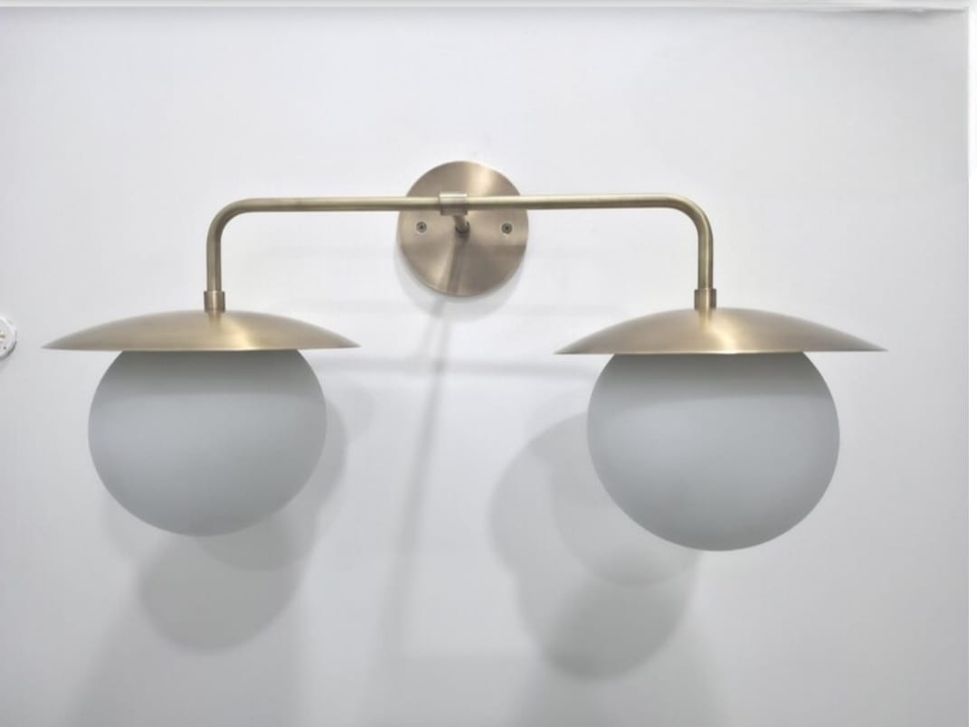 

Mid Century Globe Wall Lamp Handmade Brass Sconce білий/золотистий