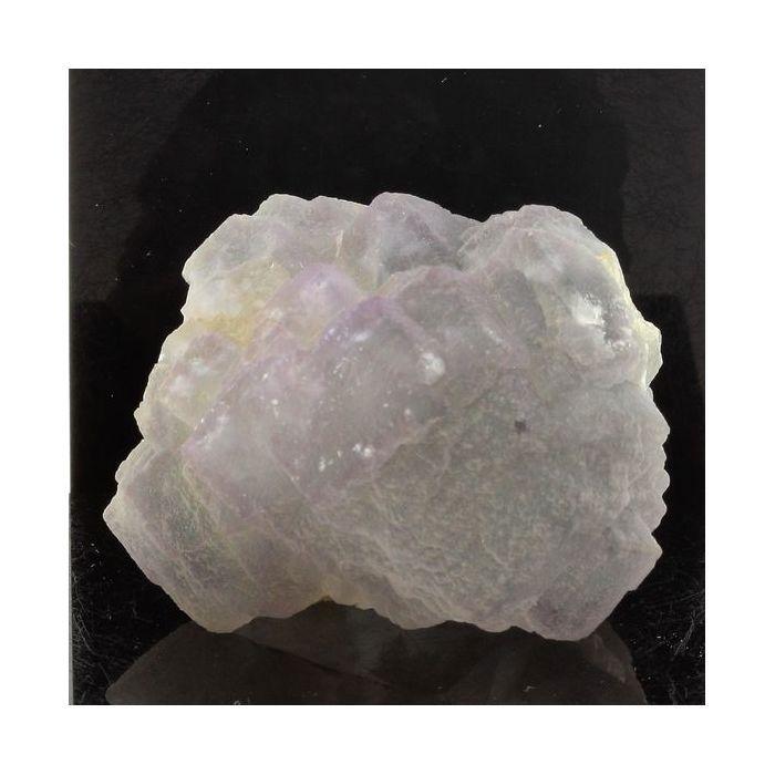 Pierres et Minéraux. Fluorite violette. 172.3 ct. Massif du Mont-Blanc, France..