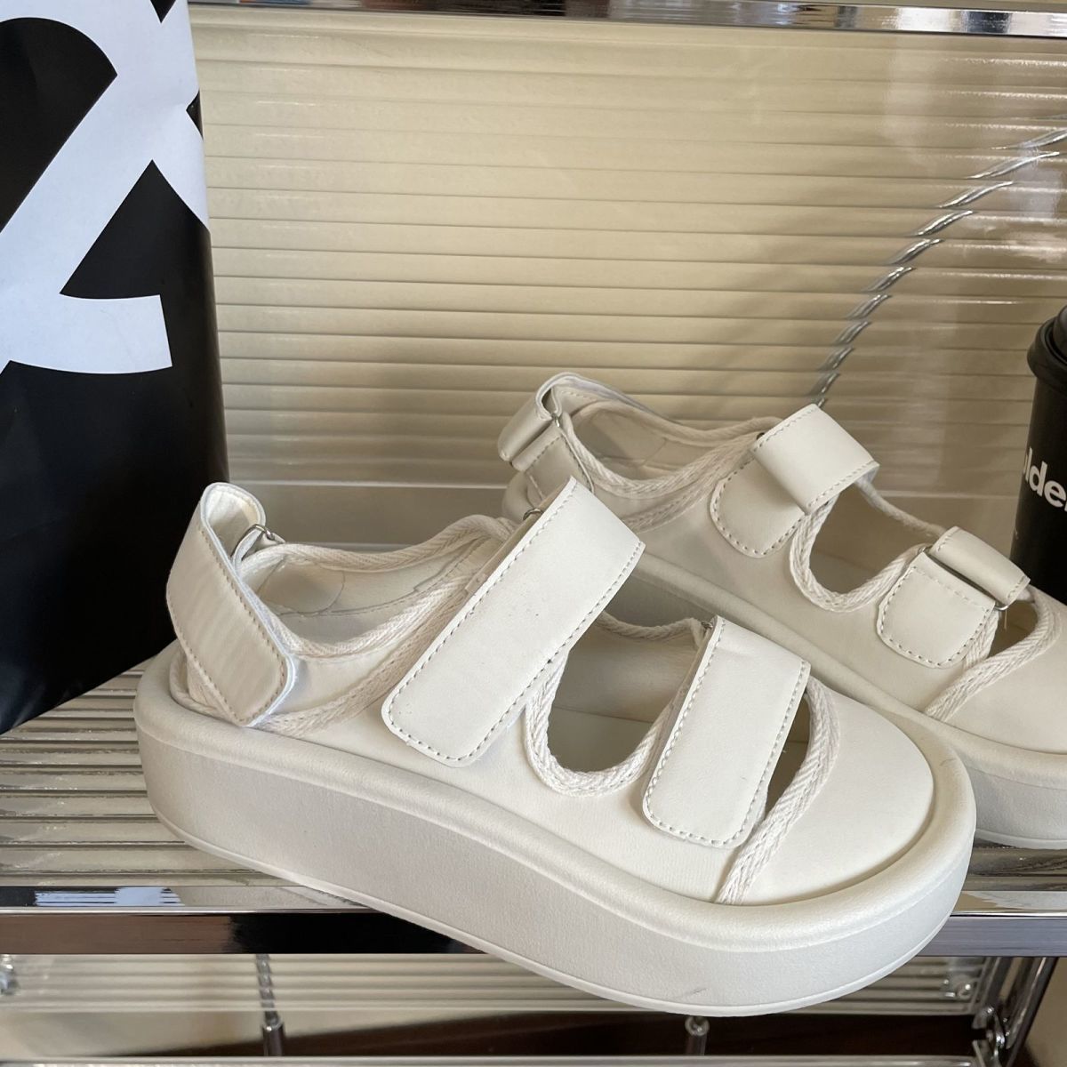 

Fashion Niche Design Roman Sandals for Women 2025 Summer New Ins Trendy Lightweight and Soft Casual Women s Shoes 40 покинуть белый