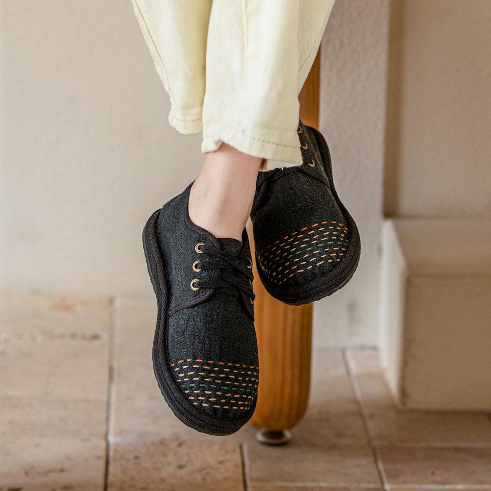 2025 New Year Women's Lace-Up Low-Top Wear-Resistant Comfort Shoes