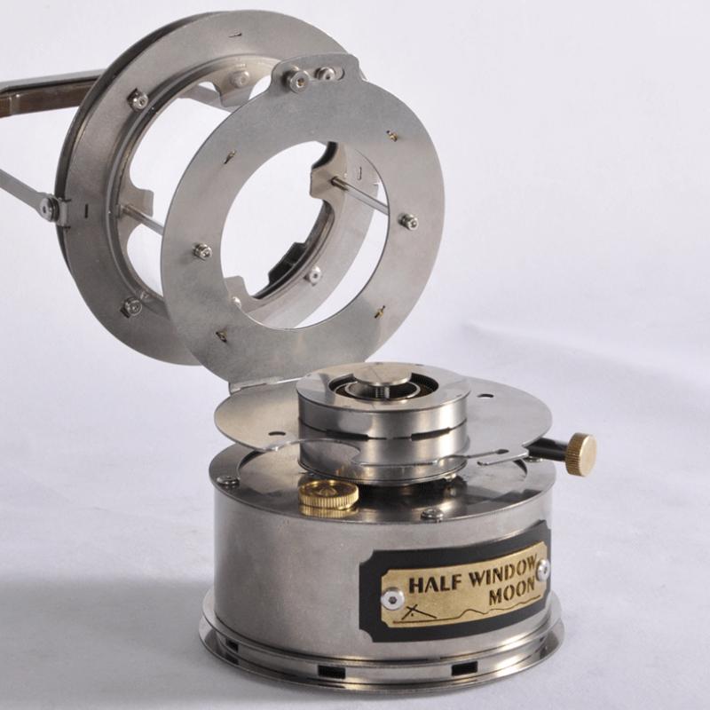 Mini Kerosene Heater 360° Viewing Fire Lamp Stove Portable Camping Lantern Stove Stainless Steel Kerosene Stove for Tea Picnic