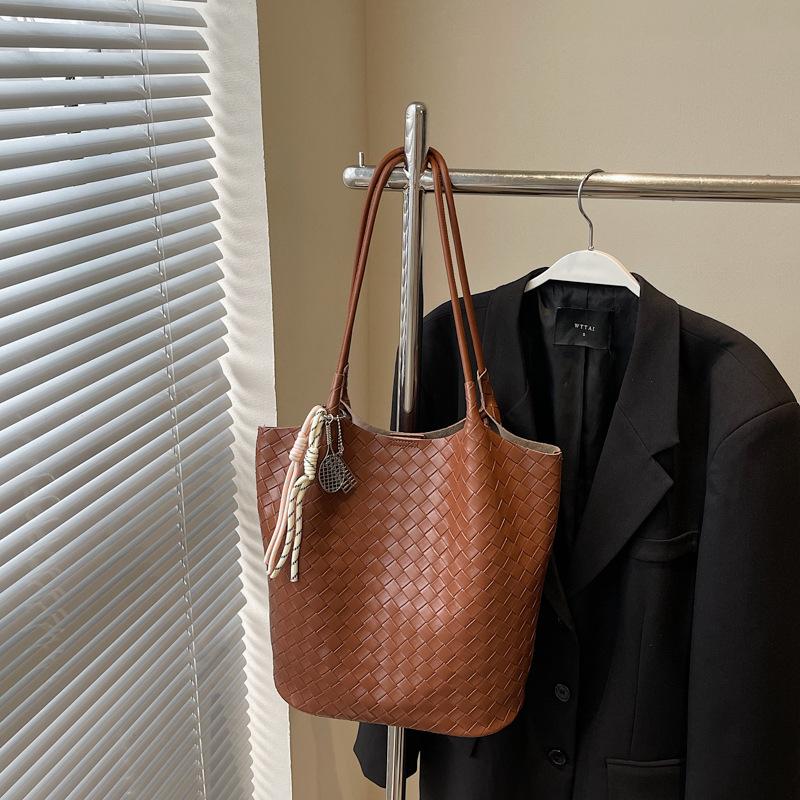 Tote Bag Large-capacity Casual Single-shoulder Underarm Bag Commuter Bag