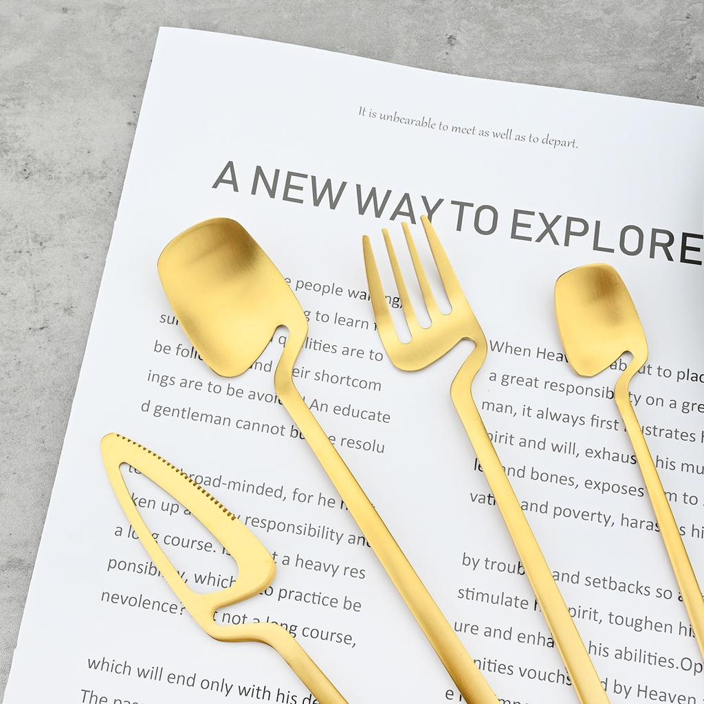 Western 16Pcs Knife Fork Spoon Dinnerware Set Matte 304 Stainless Steel Dinner Cutlery Set Party Kitchen Flatware Tableware