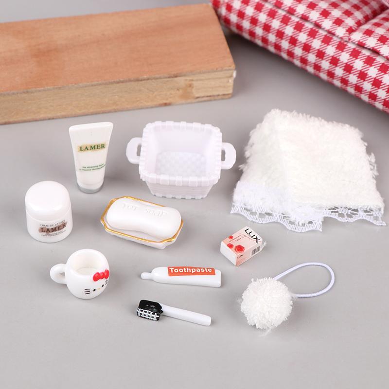 1/12 Dollhouse Mini Simulation Kt Cat Toiletries Cosmetics Kit Dollhouse Bathroom Decor Micro Scene Construction Props Kid Toy