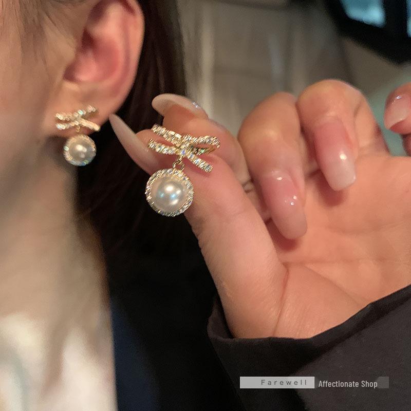 Würziges Mädchen Ohrklemme & Ohrstecker Set: Nischen-Kalter Stil für Frauen, Herbst/Winter 2023