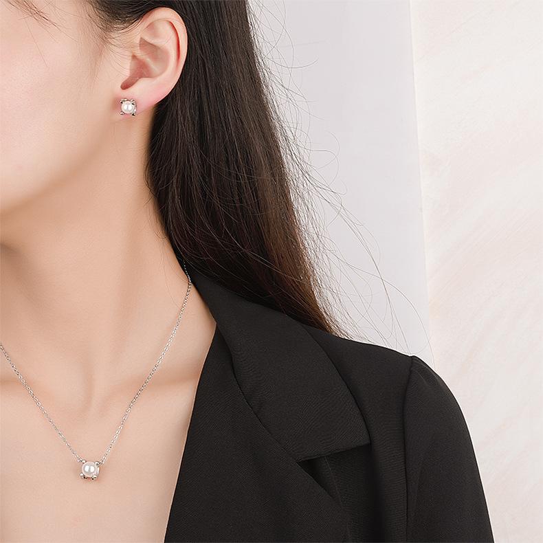 Huamei Pearl Set S925 Silver Needle Earnail Bead Luxury Pendant Clavicle Chain New Bull Head Necklace