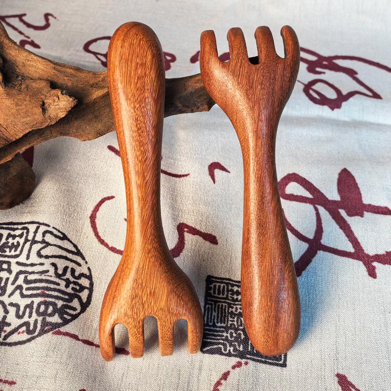 

Sandalwood Antler Back Scratcher & Massager Comb for Fitness and Outdoor Use
