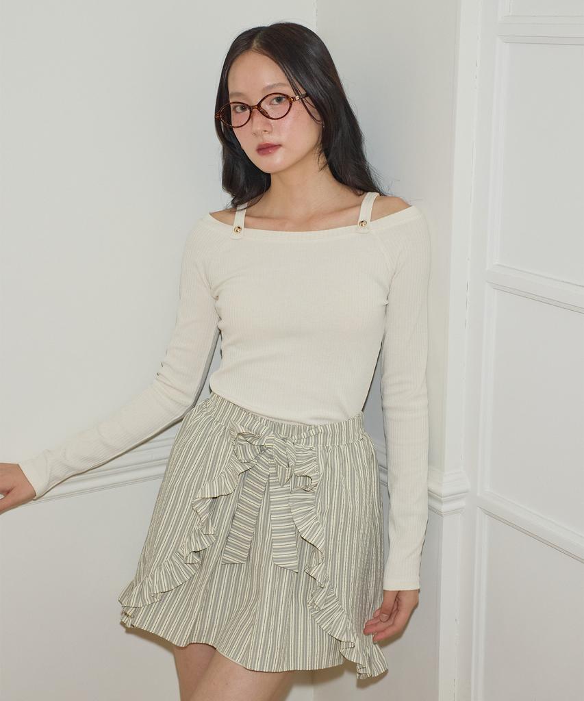 SALON DE YOHN Button Point Strap Off Shoulder T_ Ivory