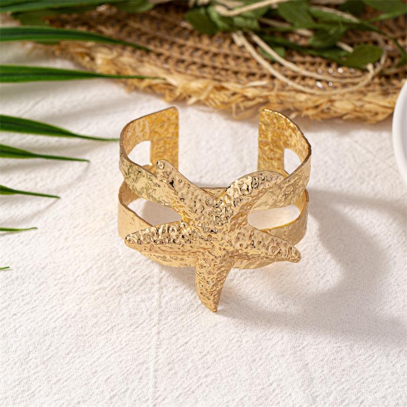 Luxury Gold Color Starfish Cuff Bracelet for Women Chunky Statement Open Bangle Summer Beach Vacation Jewelry Accessories