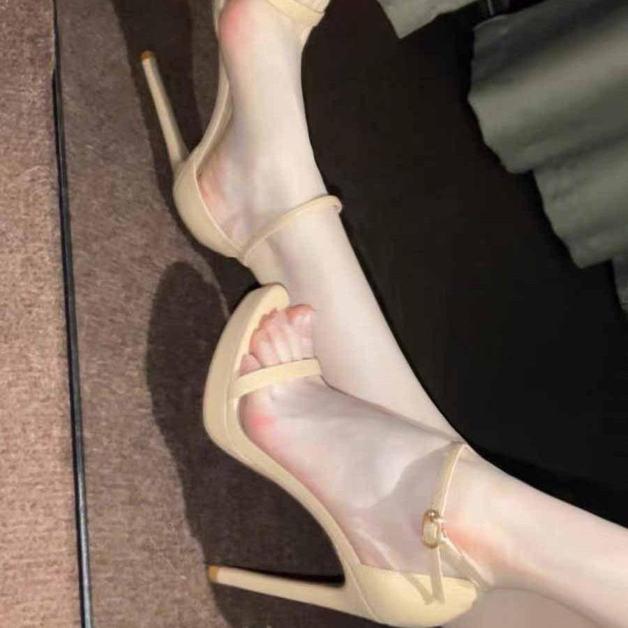 Temperament Internet celebrity word with high heels women 2025 summer new versatile open toe sexy thin heel waterproof table sandals