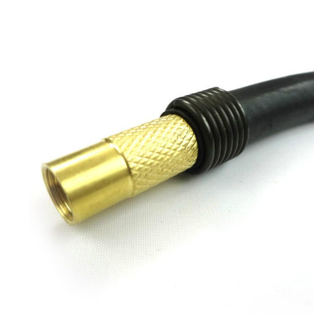 Reifendruckprüfer mit langem Schlauch, entwickelt für Autos und Motorräder zur genauen Messung und Überwachung des Reifendrucks