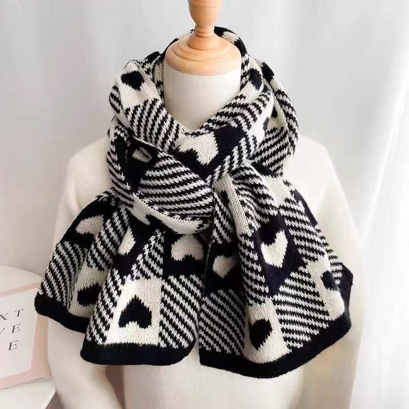Internet Celebrity Knitted Love Scarf Female Autumn and Winter Black and White Plaid Soft Student Cute Thickened Scarf Couple