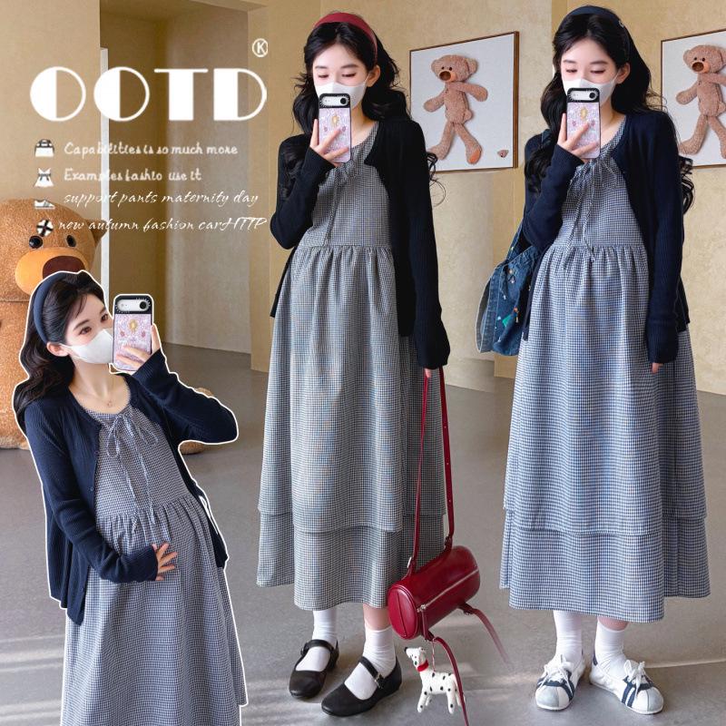 Robe de maternité rétro coréenne et cardigan en tricot de laine Printemps/Été 2026