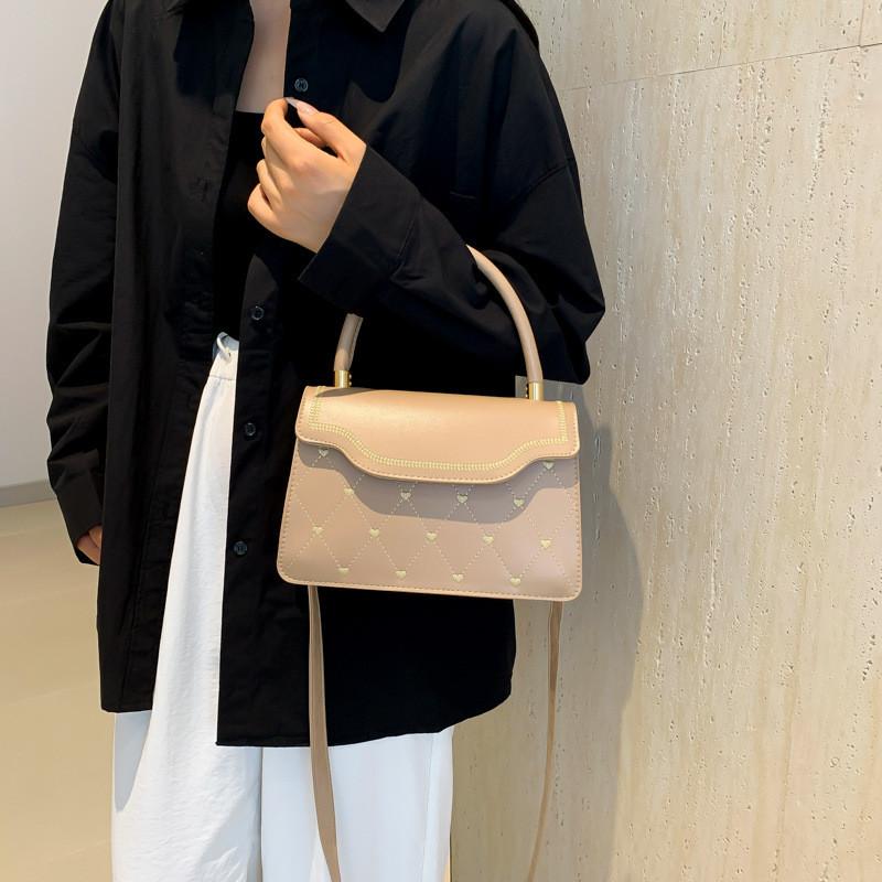 Stylish Minimalist Aesthetic Small Square Bag For Women In Trendy Colors Perfect For Casual Outings