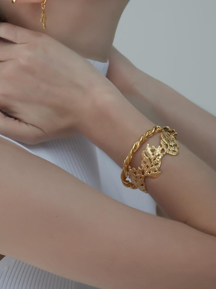 Elyona Casted Lace Bracelet
