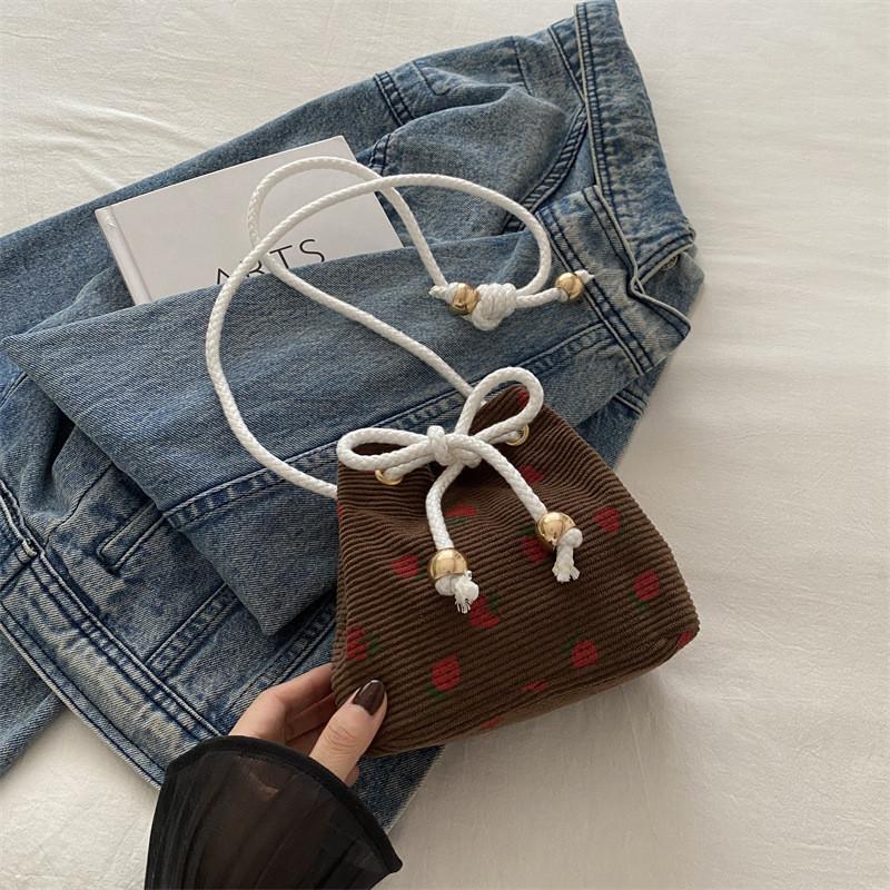 Chic Canvas Bucket Bag For Women Stylish And Casual For Daily Commuting Needs