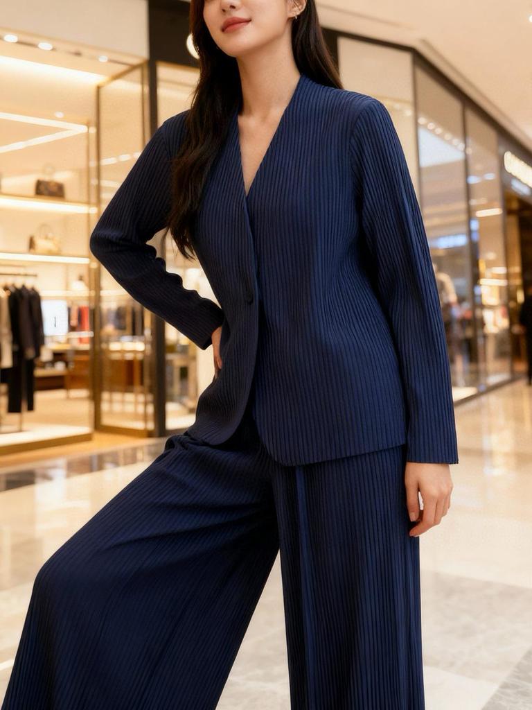 Stylish Pleated Two-Piece Set: Chic Cardigan Jacket & Straight-Leg Pants for Spring 2026
