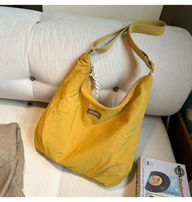 Nylon cloth bag women's large capacity 2025 new niche shoulder messenger bag high-end dumpling bag