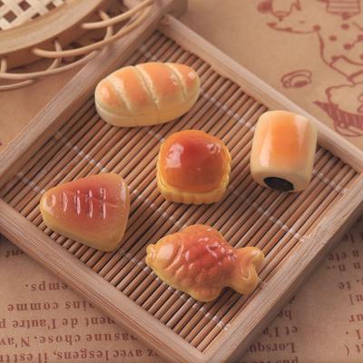 Miniature Bean Paste Roll and Fish Bread Resin Dollhouse Toy Accessories