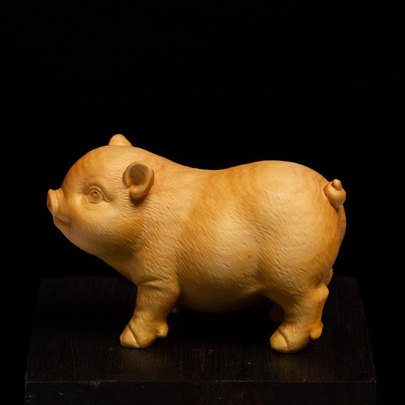 Drewniana świnka Dekoruj zwierzę mała statuetka rzeźba z litego drewna świnka zodiaku Urocze ozdoby do domu pokoju biura na biurko