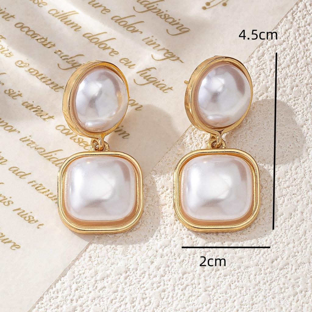 Step into the sense of design Geometric pearl inlaid earrings Light luxury temperament Trendy earrings