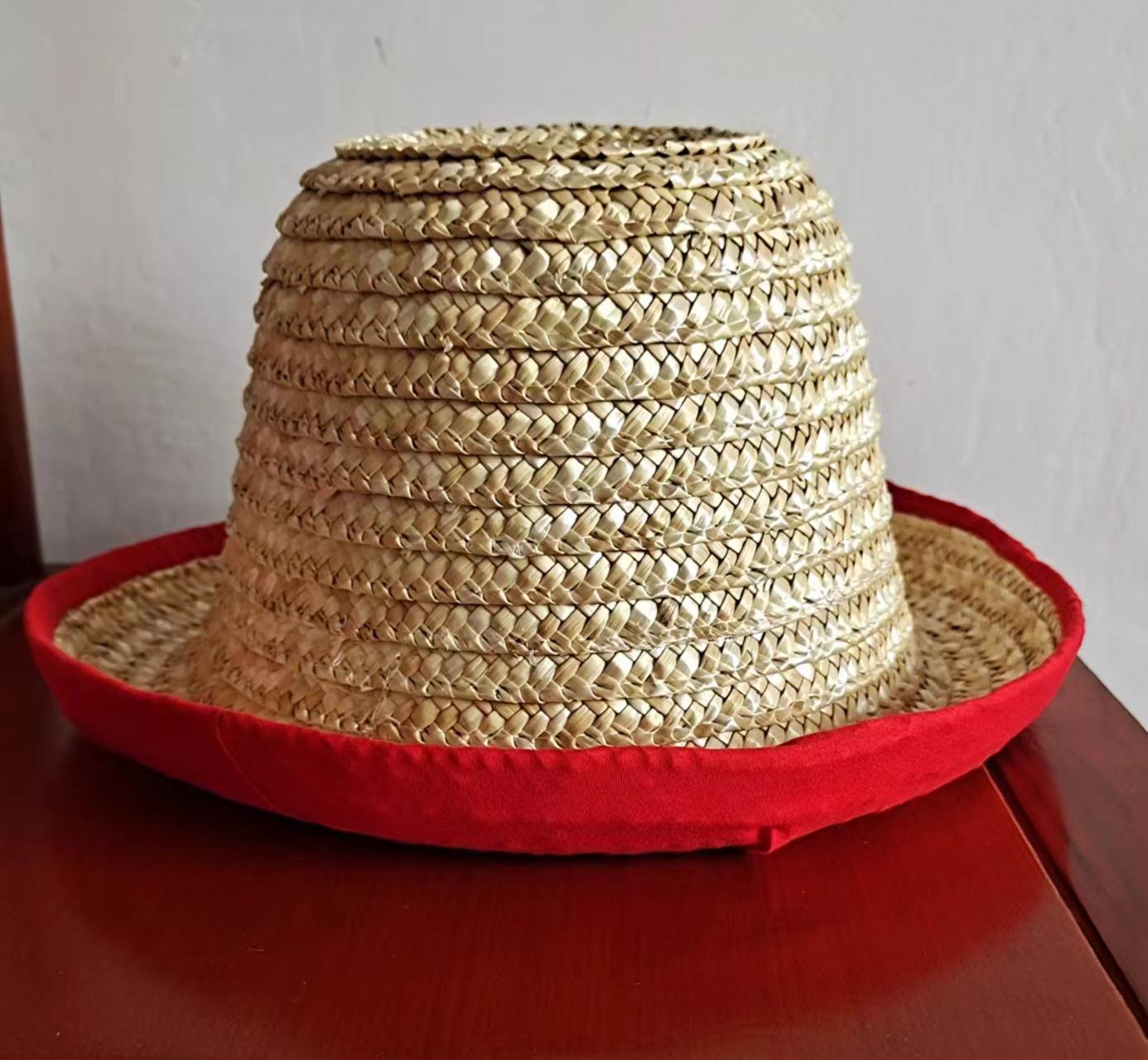

High-Quality XL Juggling Straw Hat for Comical Clown & Street Dance Performances