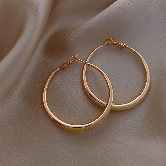Latest Classic Copper Alloy Metal Smooth Metallic Hoop Earrings Woman Chic Fashionable Korean Jewelry Temperament Girl 'S Everyday Wear