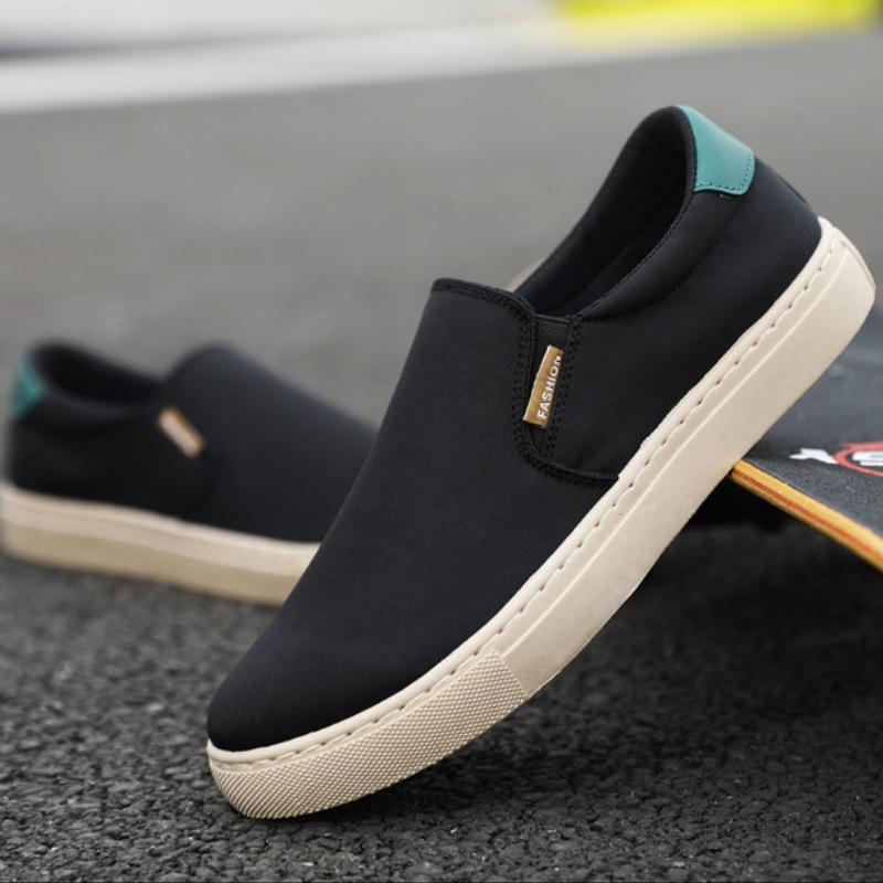2025 New Men Casual Shoes Lightweight Slip-on Canvas Shoes for Men Non-Slip Comfortable Walking Flat Shoes Fashion Men Sneakers